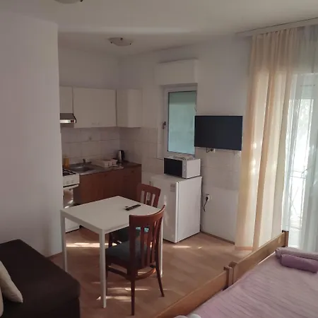 Ledenko * Kaštela