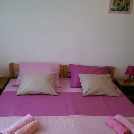 Ledenko アパート Kaštela