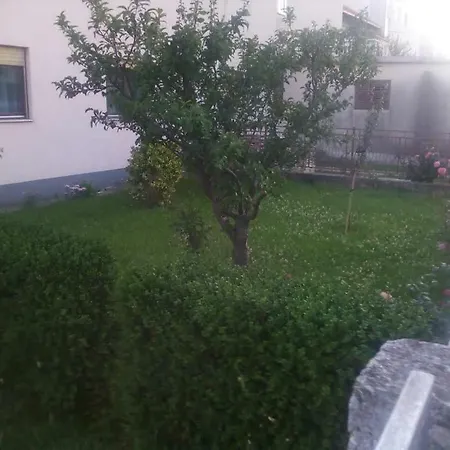 Ledenko アパート Kaštela