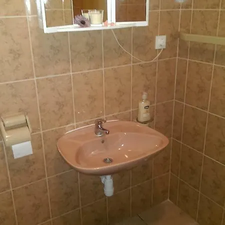 Ledenko アパート *