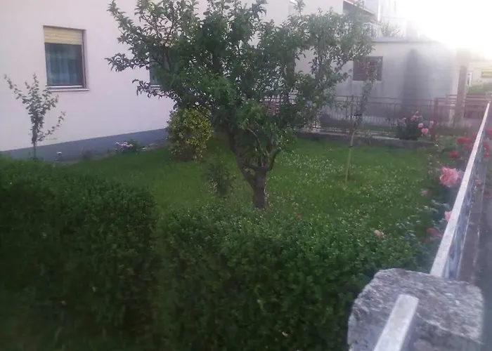 Ledenko Apartment Kastela